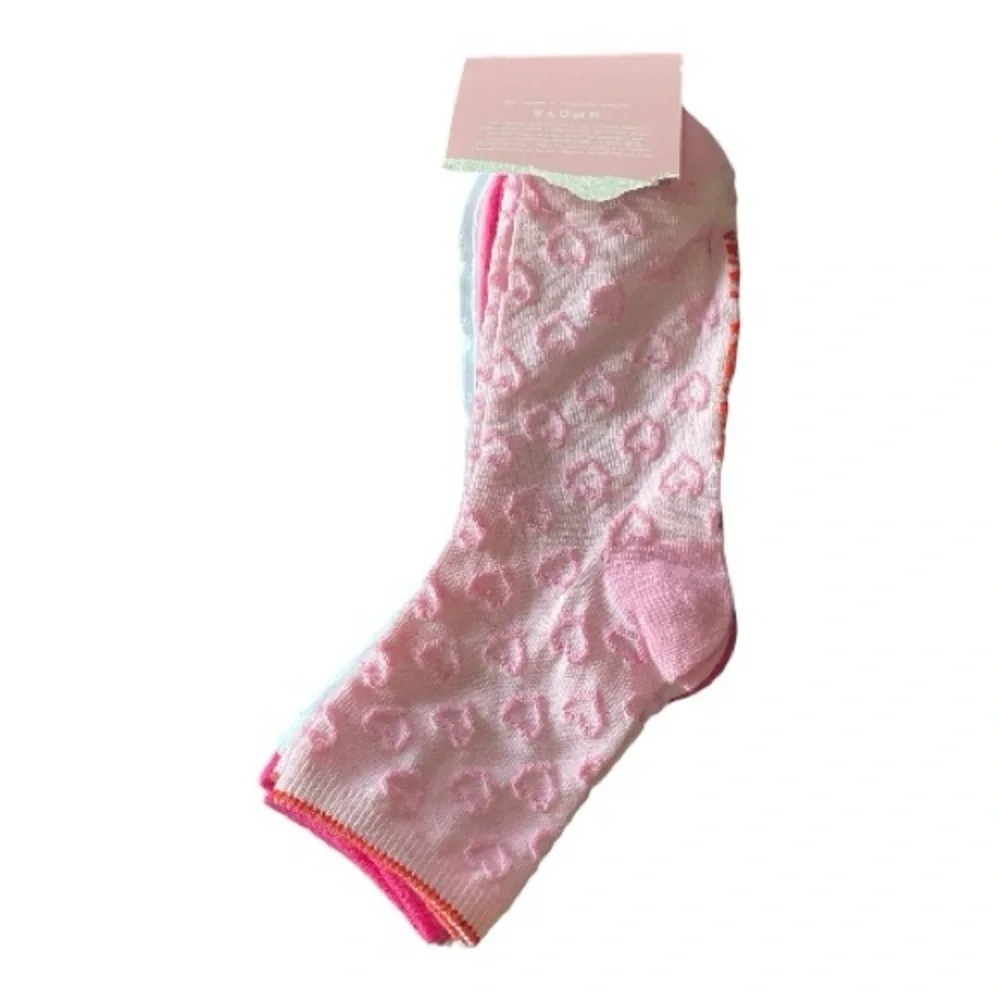 NWT-JUICY COUTURE-FIVE PAIRS OF SOCKS